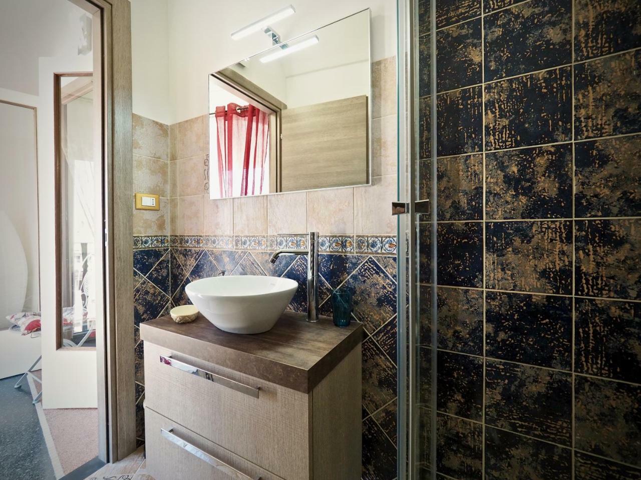 Romantic Suite Con Vista San Donato Genua Exterior foto
